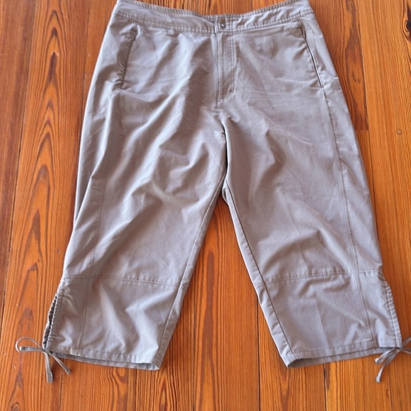 Bolle Ladies Cropped/Capri Khaki Pants Tie Hem Size 16 - Picture 10 of 10